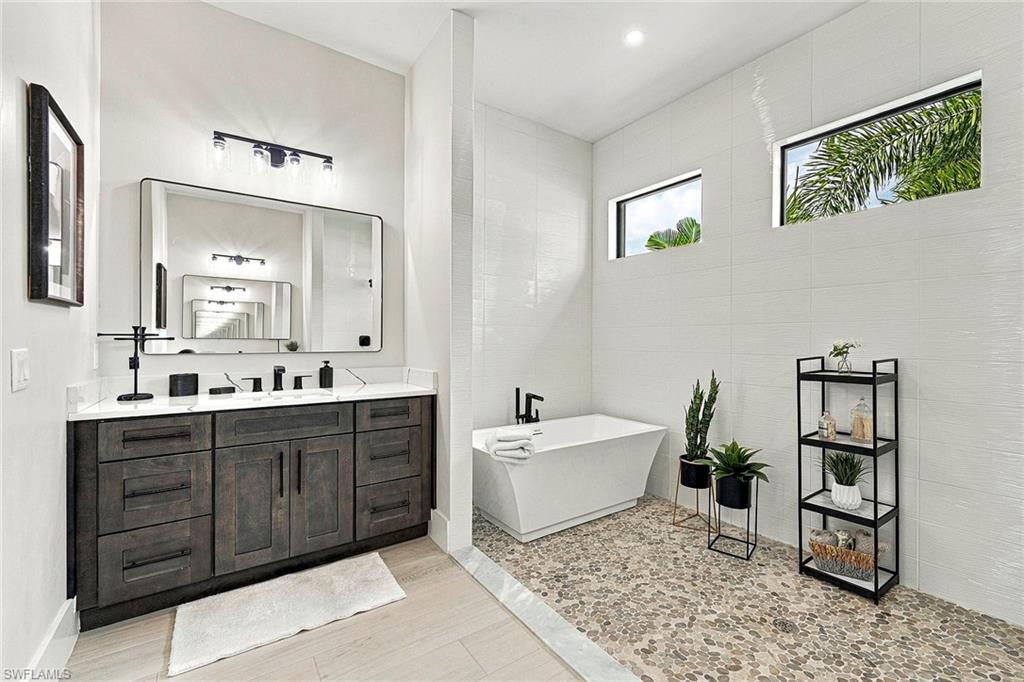 5025 Sorrento Ct Property Photo 17