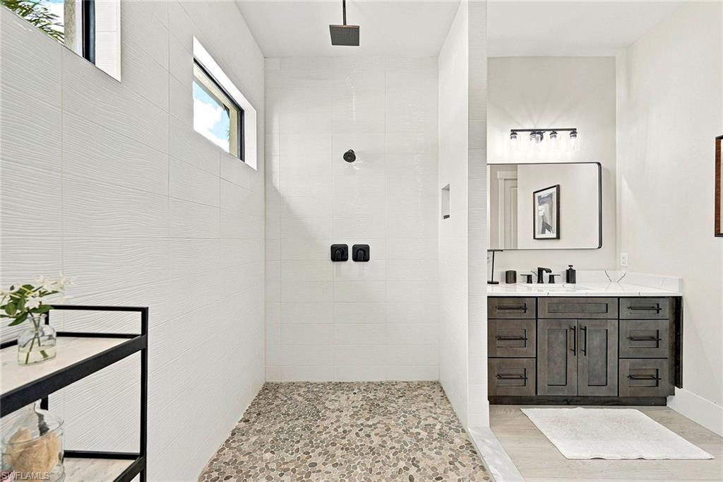 5025 Sorrento Ct Property Photo 18