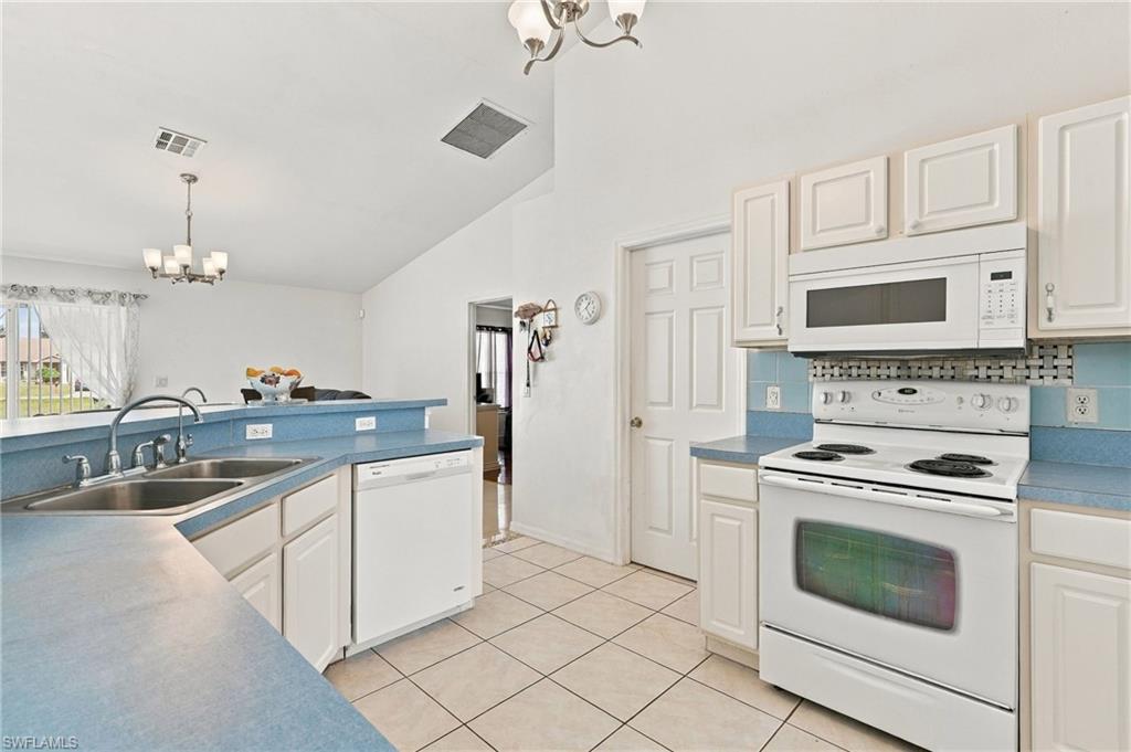 4102 10th St W Property Photo 17