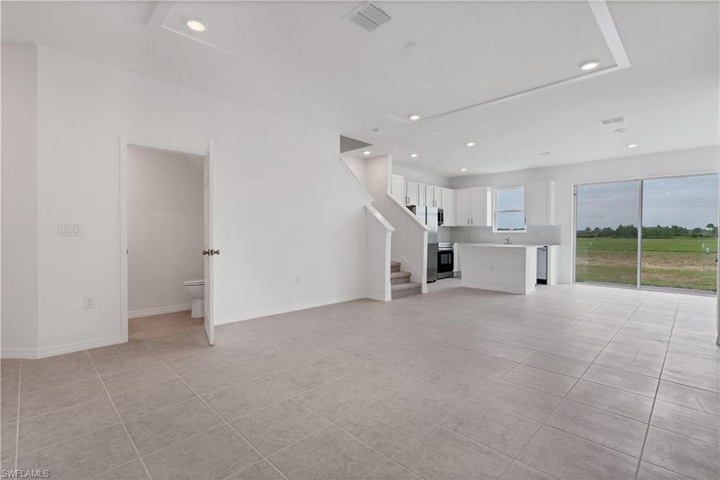 17327 Peregrine Way Property Photo 4