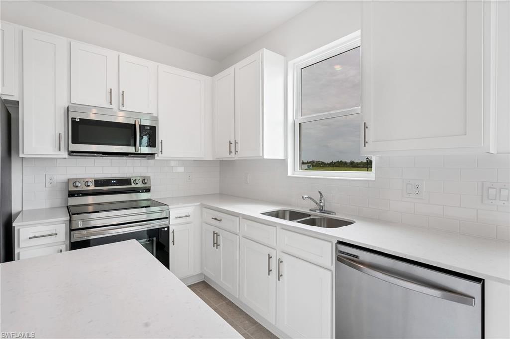 17327 Peregrine Way Property Photo 10