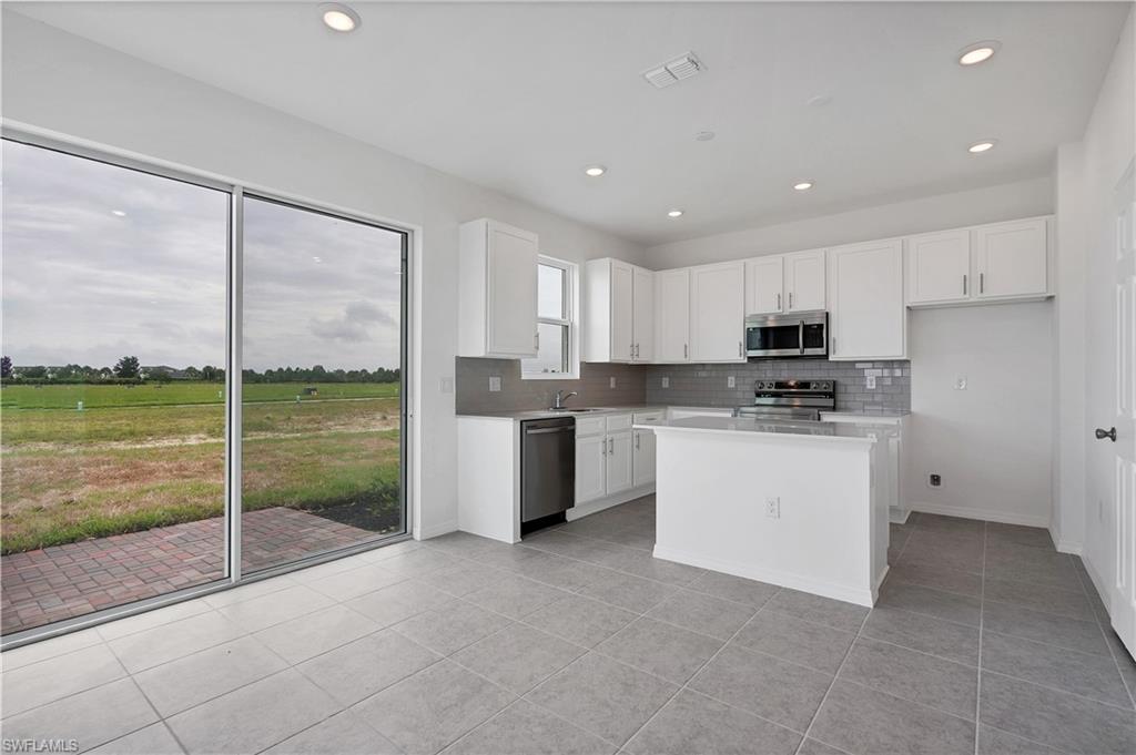 17319 Peregrine Way Property Photo 8