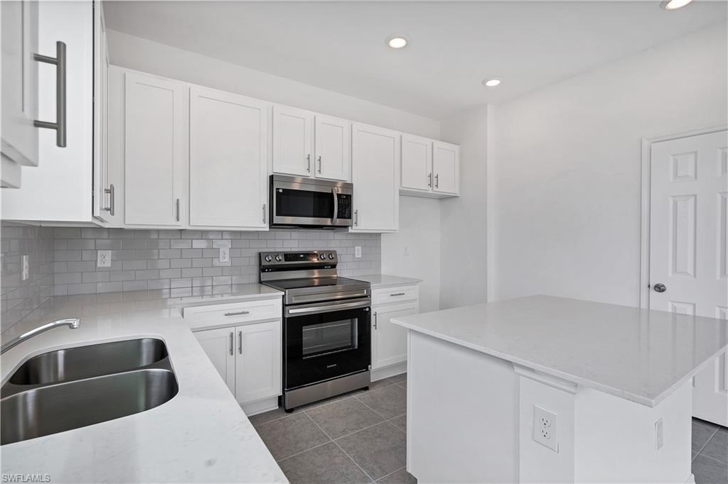 17319 Peregrine Way Property Photo 11