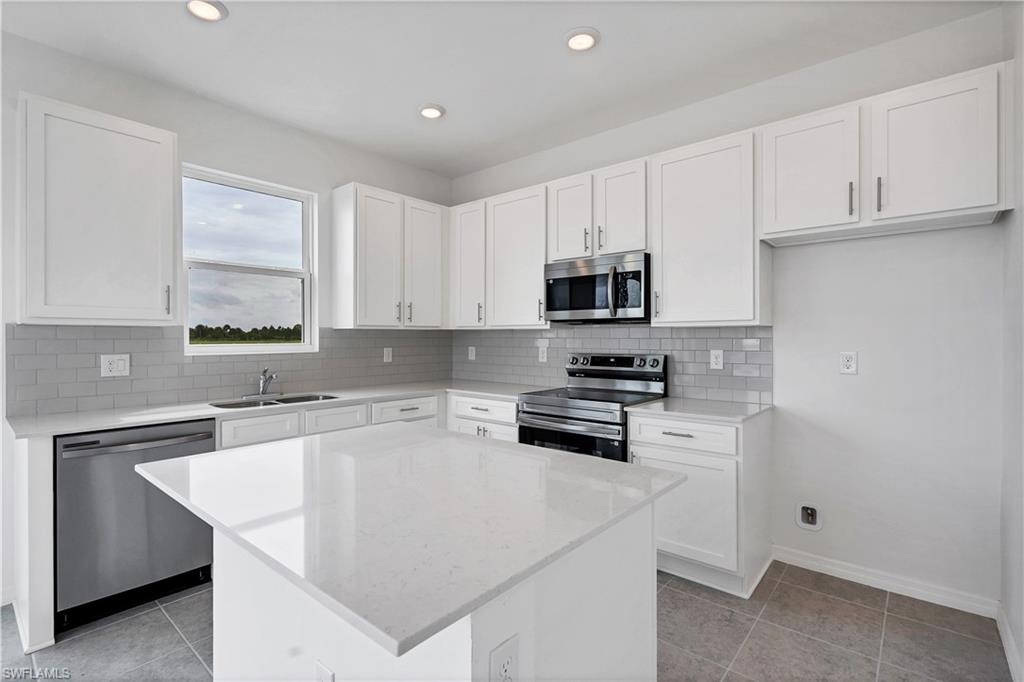 17319 Peregrine Way Property Photo 12