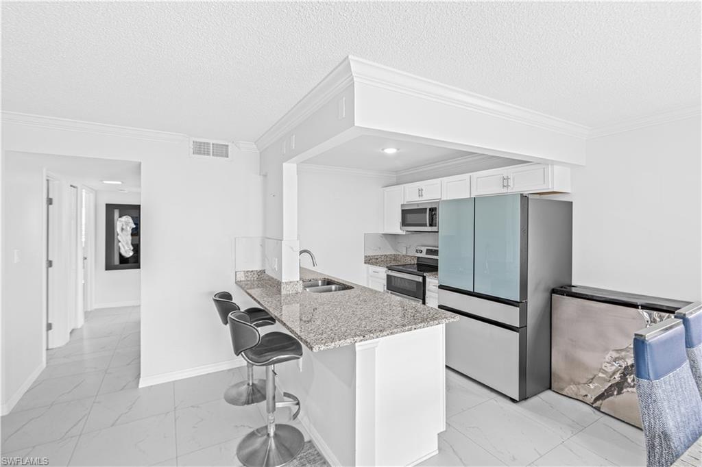 3225 E Riverside Dr 34c Property Photo 2