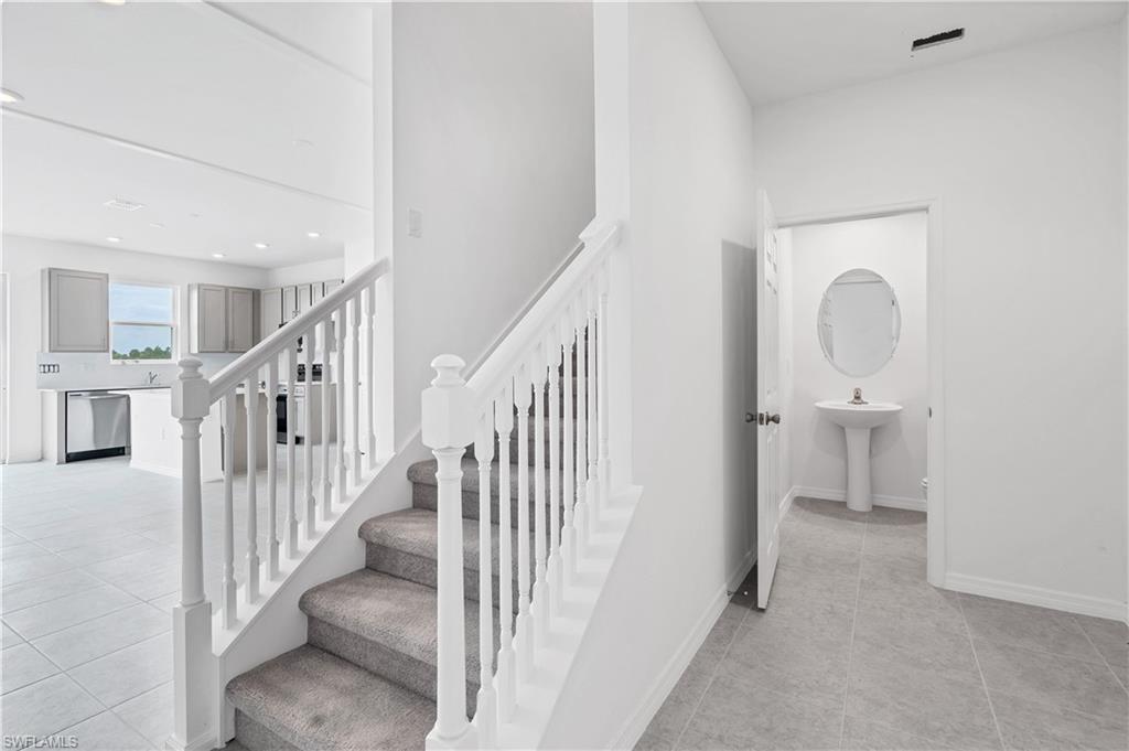 17323 Peregrine Way Property Photo 3