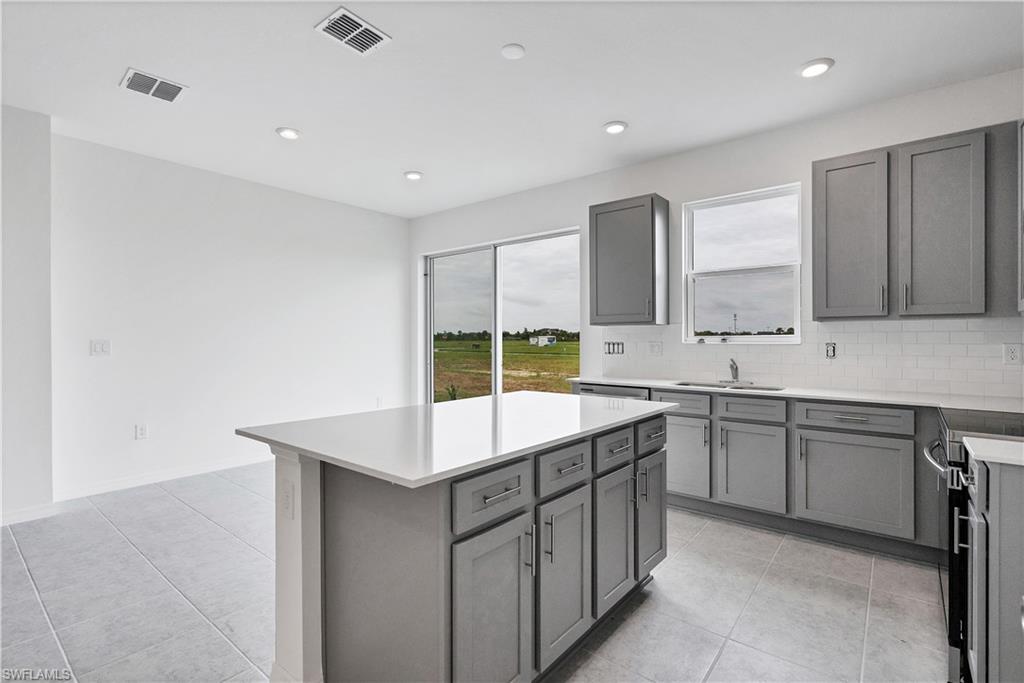 17323 Peregrine Way Property Photo 7