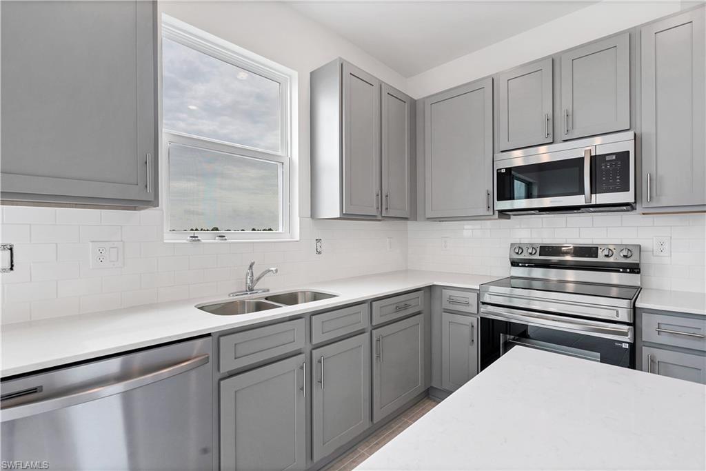 17323 Peregrine Way Property Photo 11