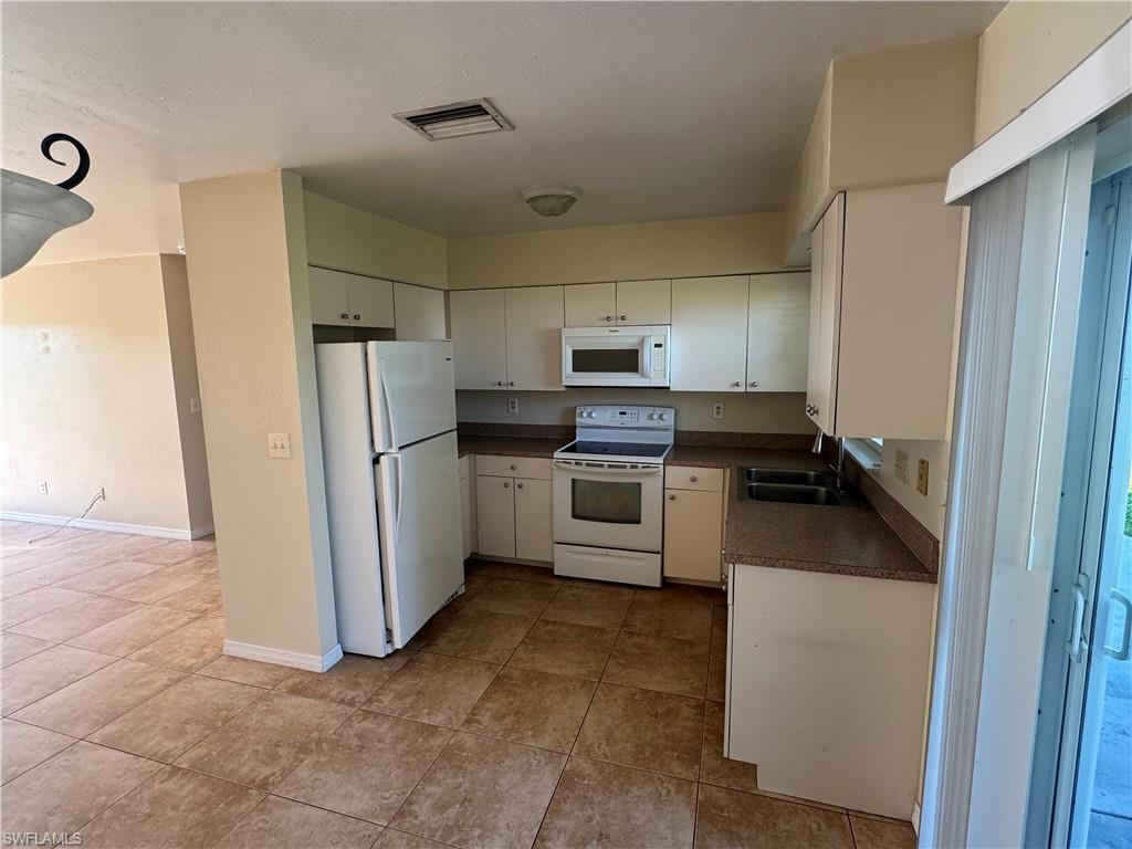 806-808 Andalusia Blvd Property Photo 14
