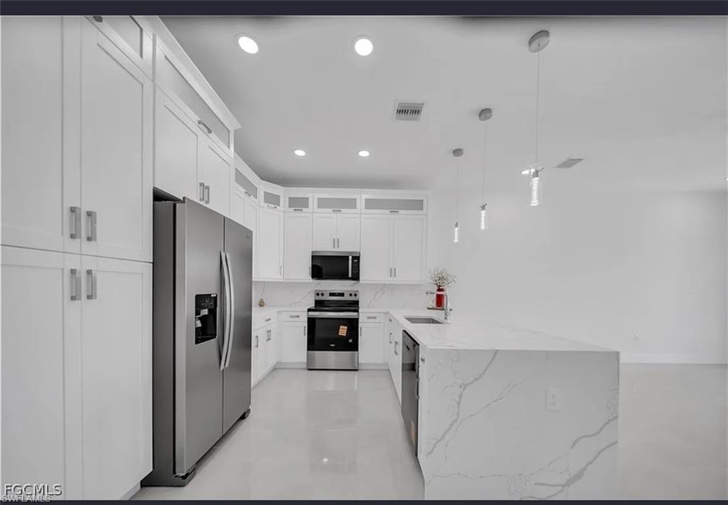 320 Poplar St Property Photo 2