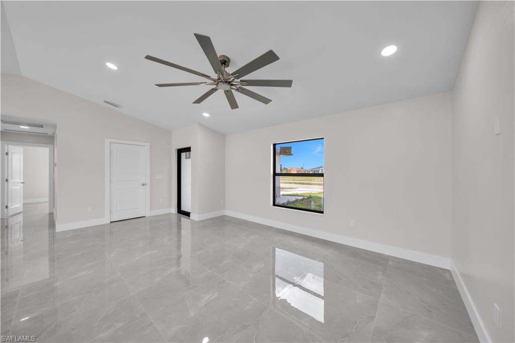 508 Kismet Pkwy W Property Photo 11