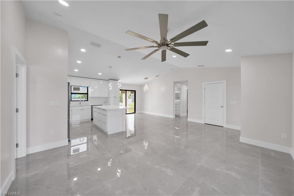 508 Kismet Pkwy W Property Photo 12