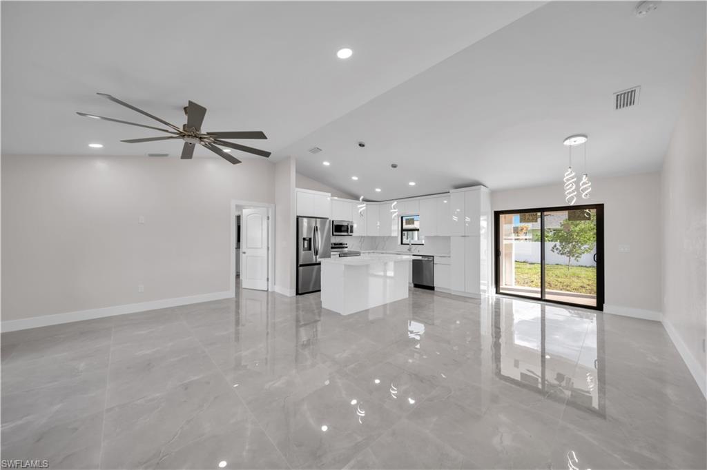 508 Kismet Pkwy W Property Photo 13