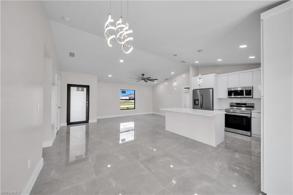 508 Kismet Pkwy W Property Photo 14