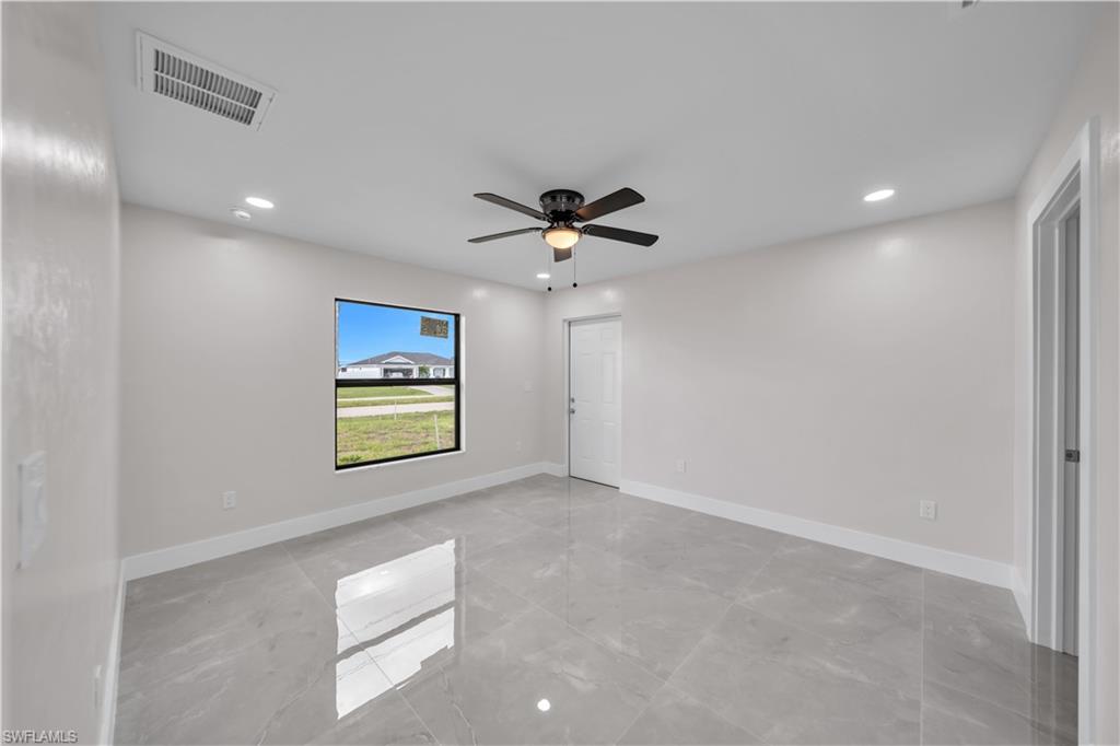 508 Kismet Pkwy W Property Photo 24