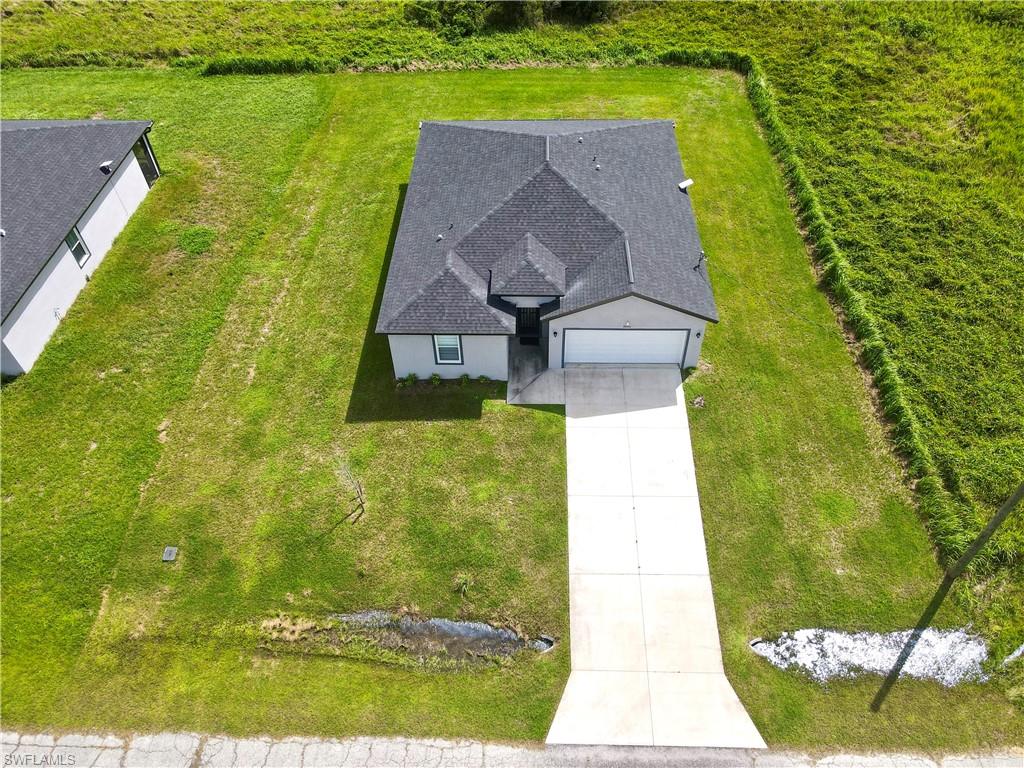 9040 Bamboo Cir Property Photo 2