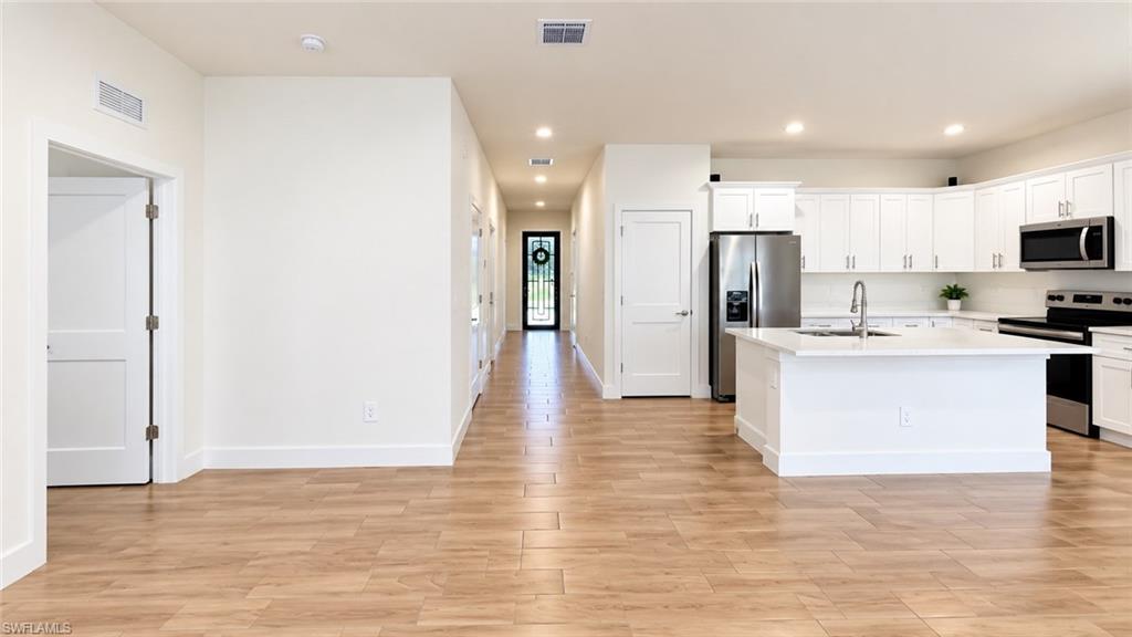 9040 Bamboo Cir Property Photo 5