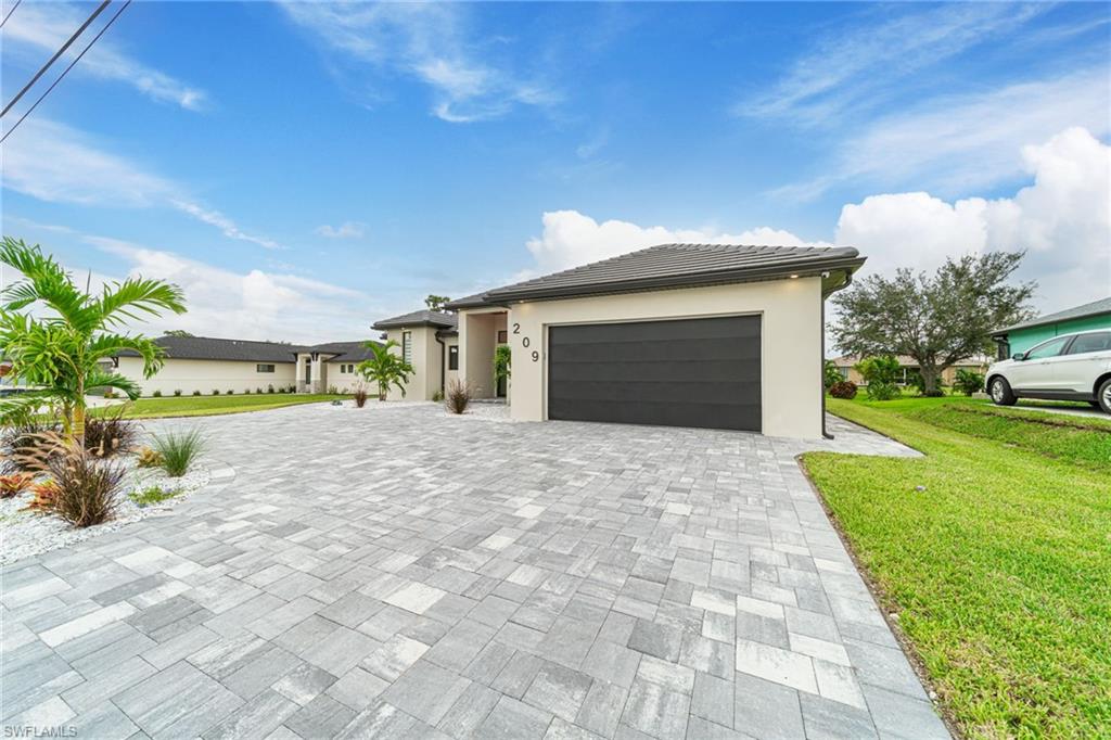 209 Chiquita Blvd N Property Photo 2
