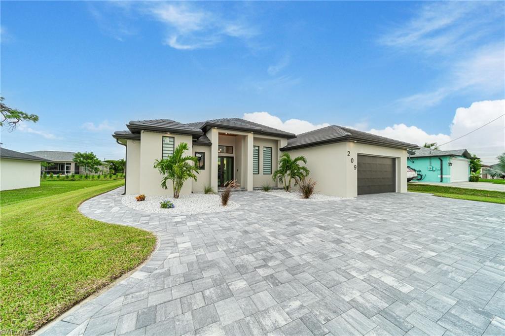 209 Chiquita Blvd N Property Photo 5