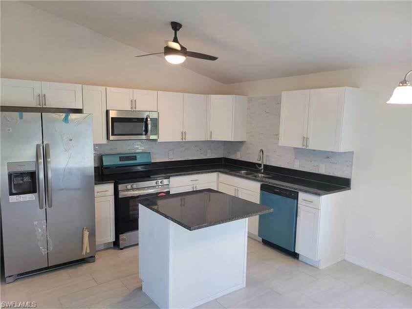 2828 Sw 2nd Ln Property Photo 2
