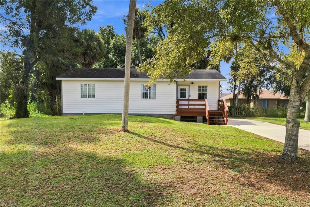 3711 Teakwood St Property Photo 2