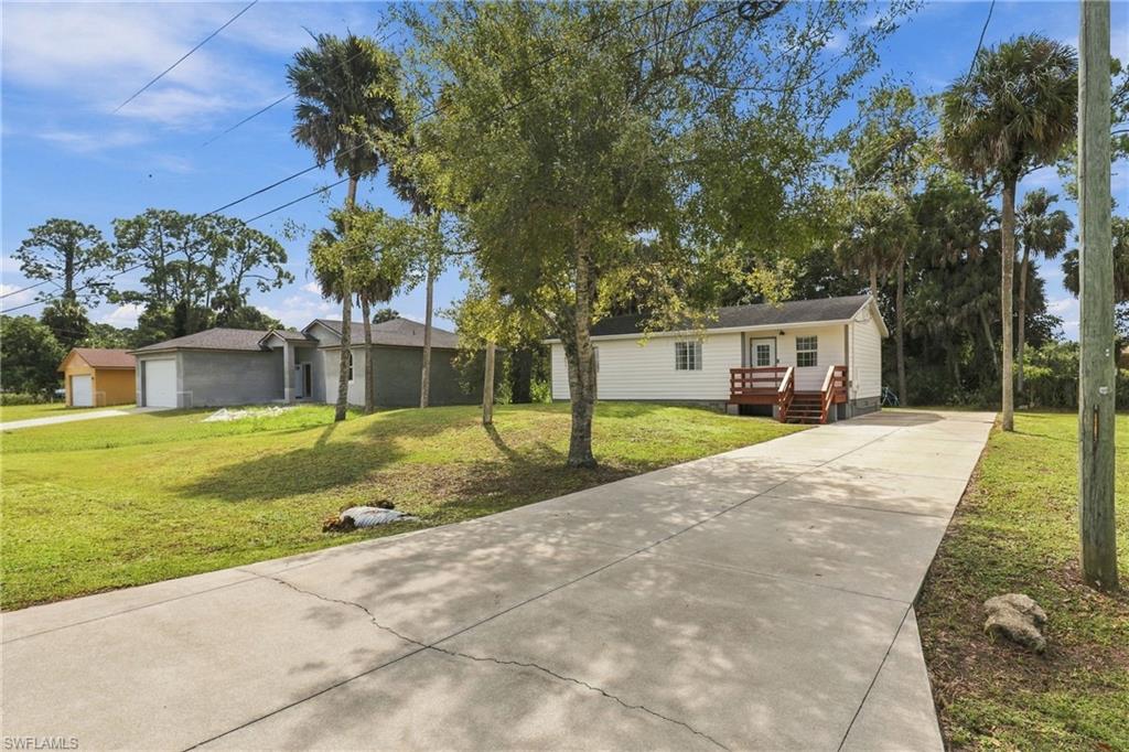 3711 Teakwood St Property Photo 3