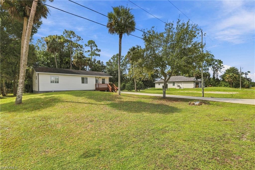 3711 Teakwood St Property Photo 4