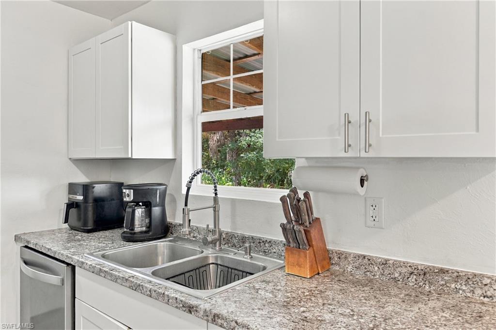 3711 Teakwood St Property Photo 12