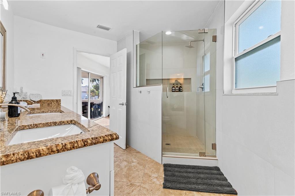 429 Cross St Property Photo 16