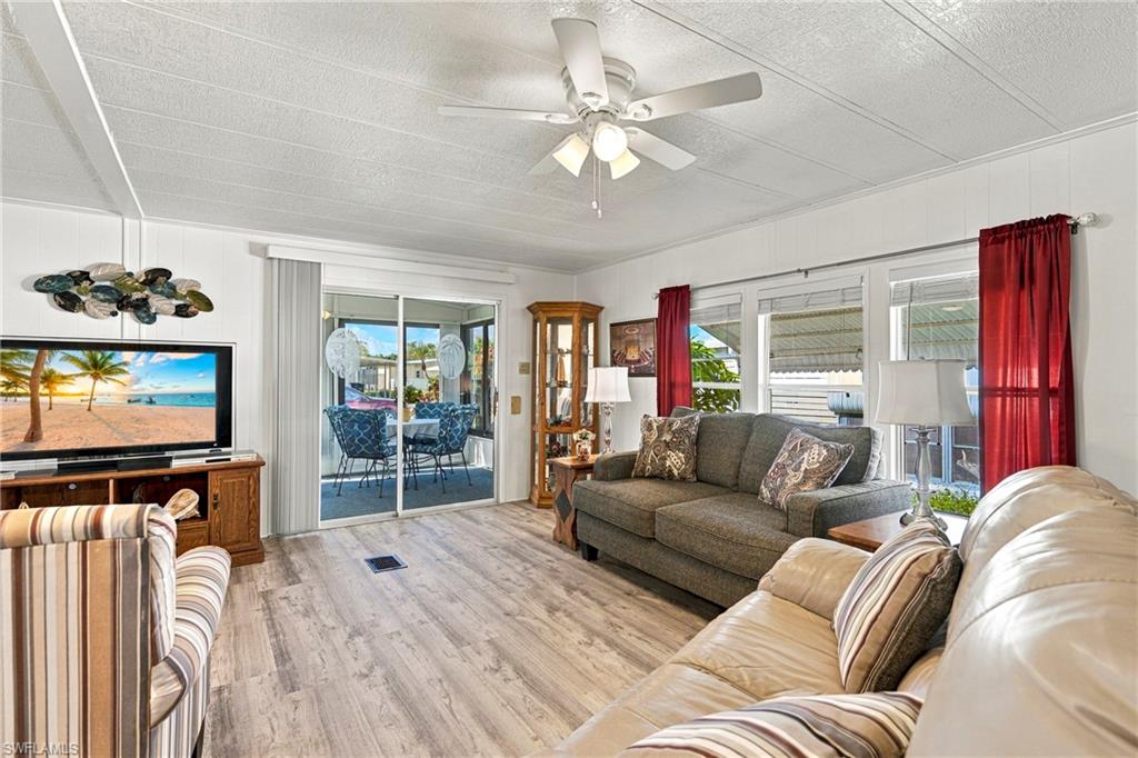 26038 Princess Ln Property Photo 1