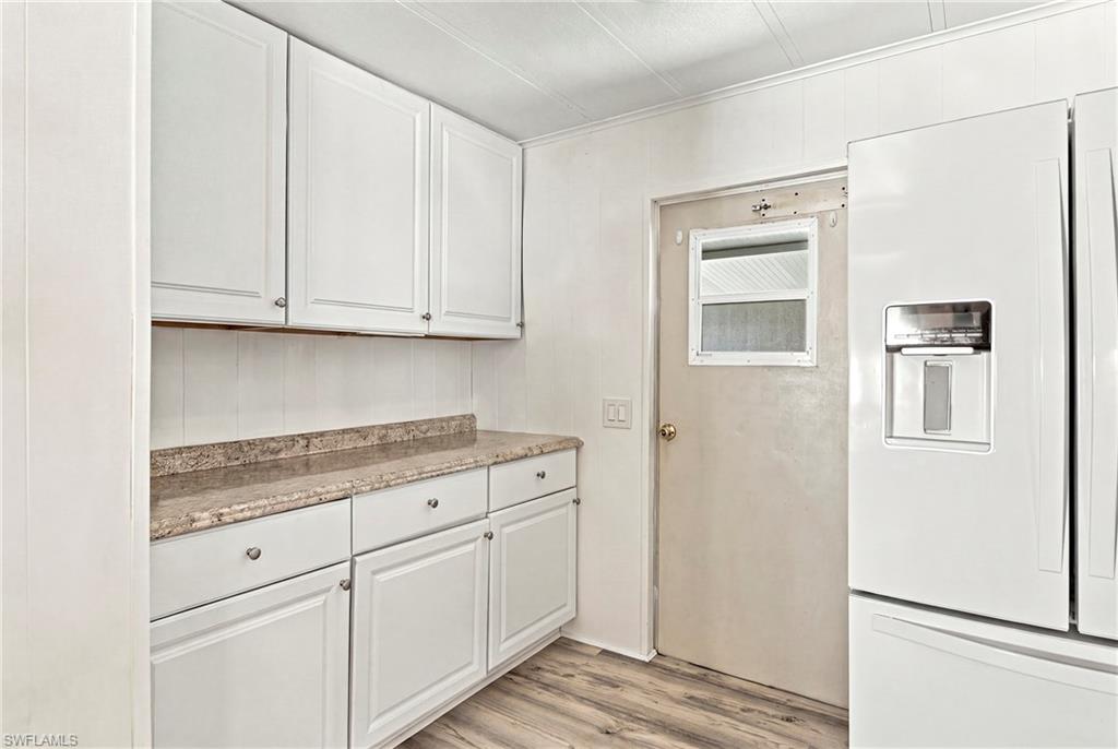 26038 Princess Ln Property Photo 6