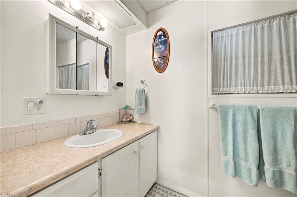 26038 Princess Ln Property Photo 15