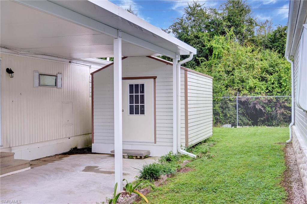 426 Timber Ln N Property Photo 3