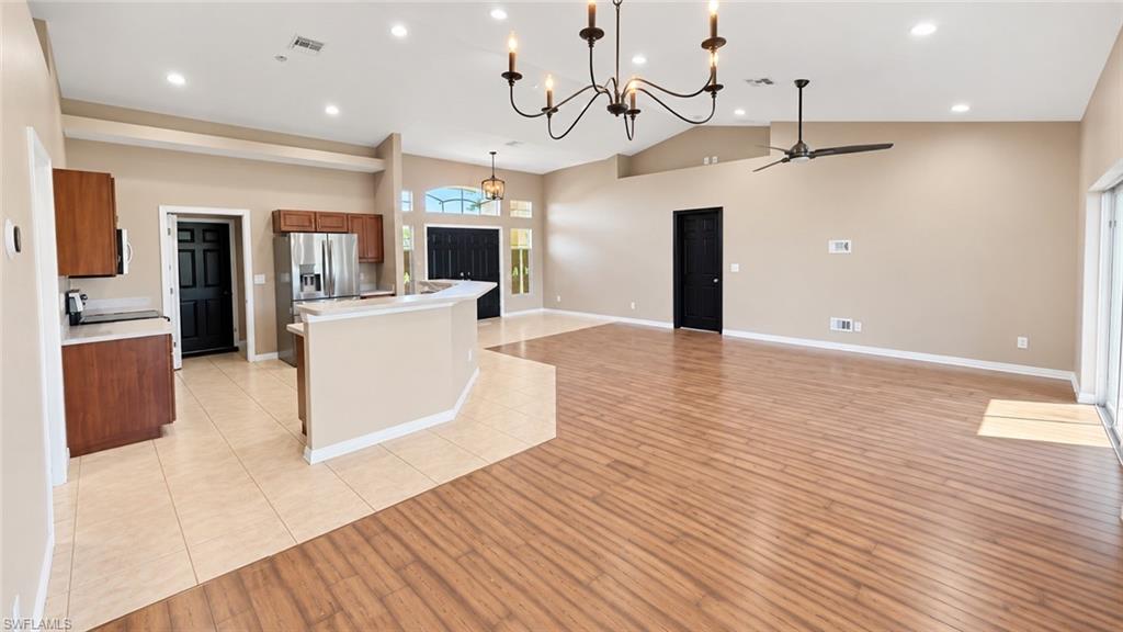 1301 W Benbow Ct Property Photo 6
