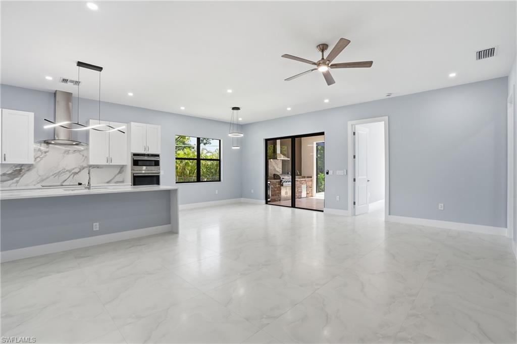 27659 Franklin St Property Photo 5