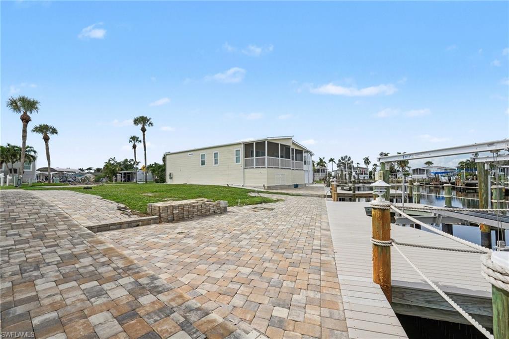 11501 Dogwood Ln Property Photo 2
