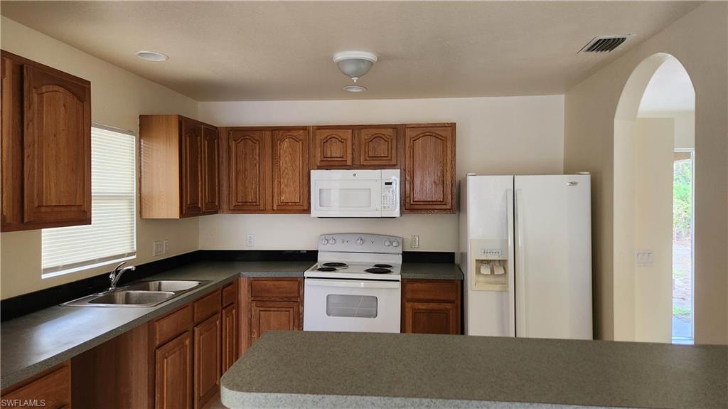 2147 Fairway Dr Property Photo 7