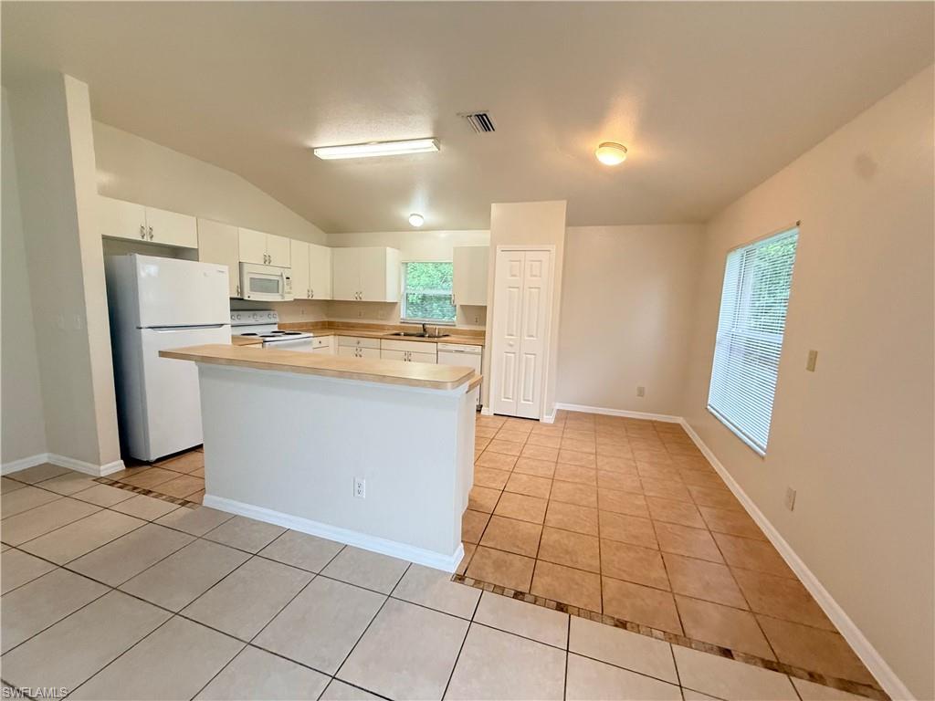 460 Windermere Dr Property Photo 4