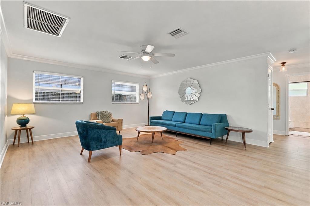 3752 Roosevelt Ave Property Photo 3