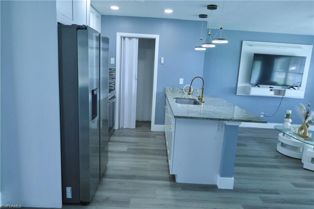 321 Rushmore Ave N Property Photo 8