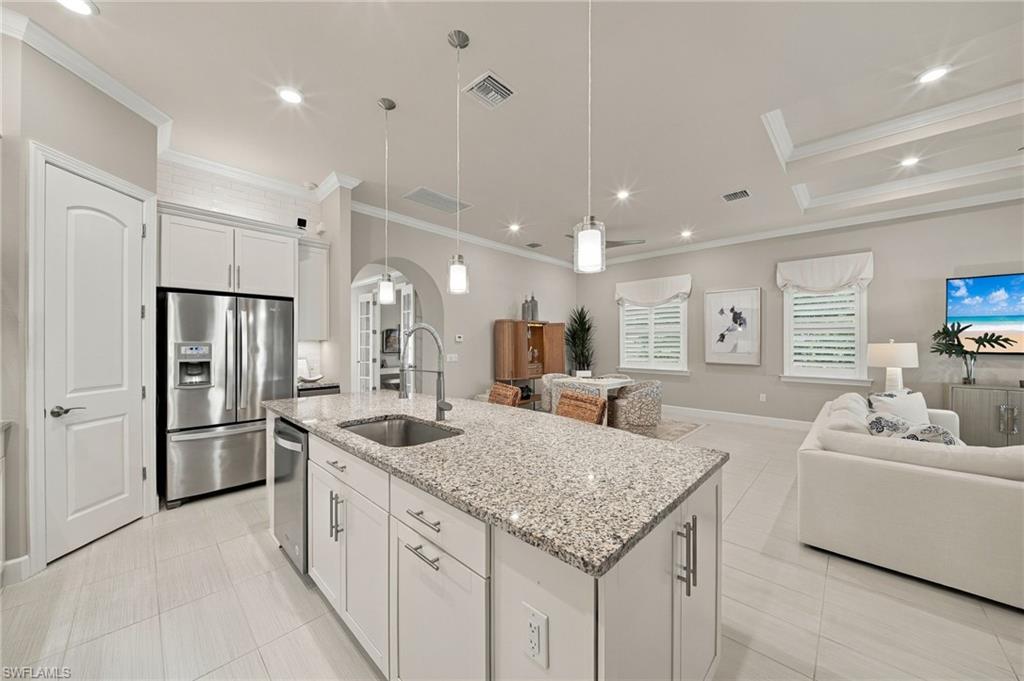 7564 Winding Cypress Dr Property Photo 11