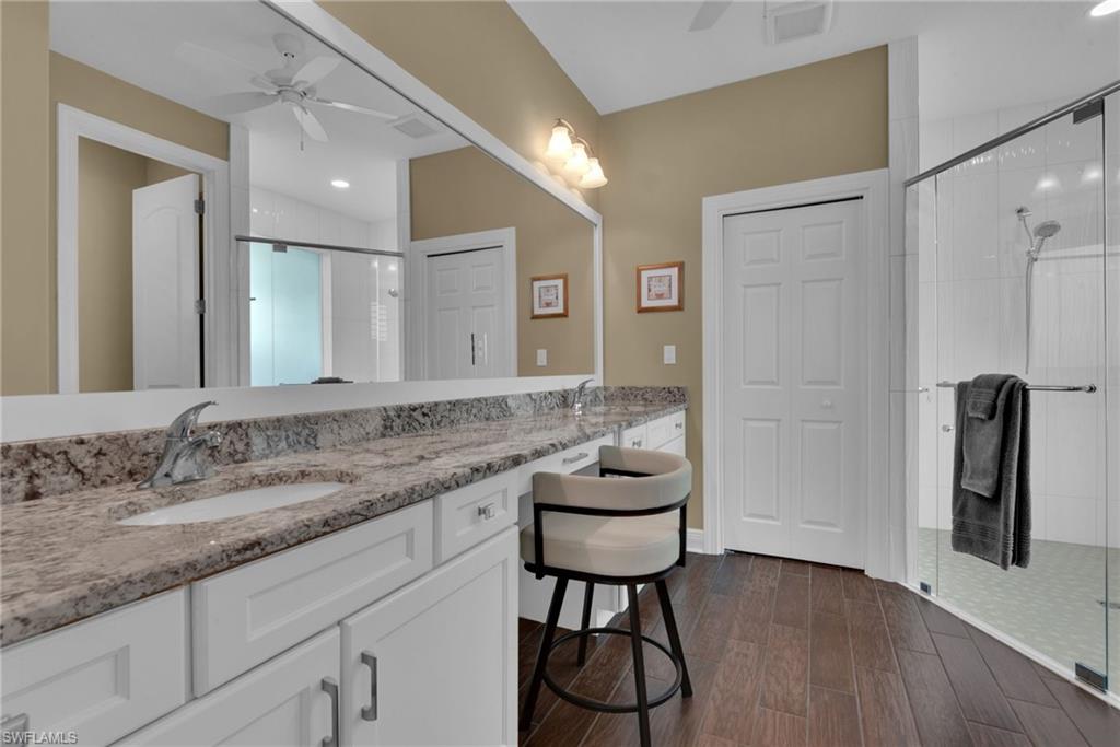 10505 Valencia Lakes Dr Property Photo 14