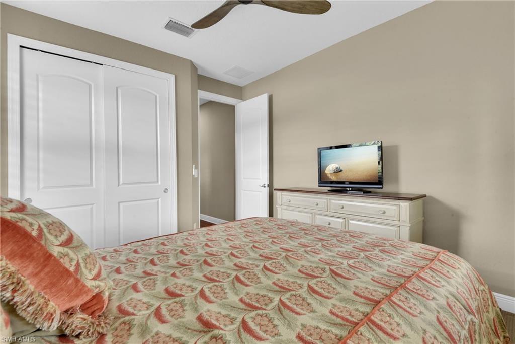 10505 Valencia Lakes Dr Property Photo 31