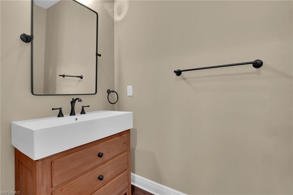 10505 Valencia Lakes Dr Property Photo 37