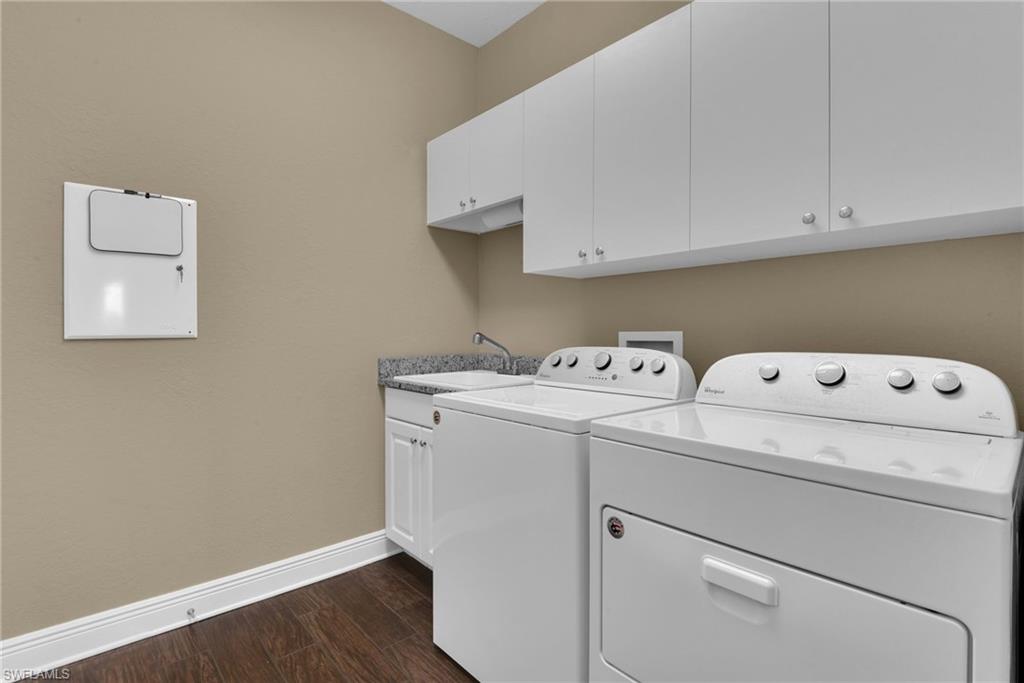 10505 Valencia Lakes Dr Property Photo 38