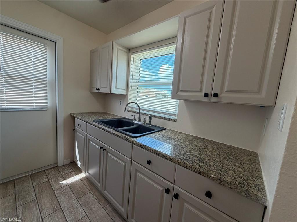 21067 Gladis Ave Property Photo 6
