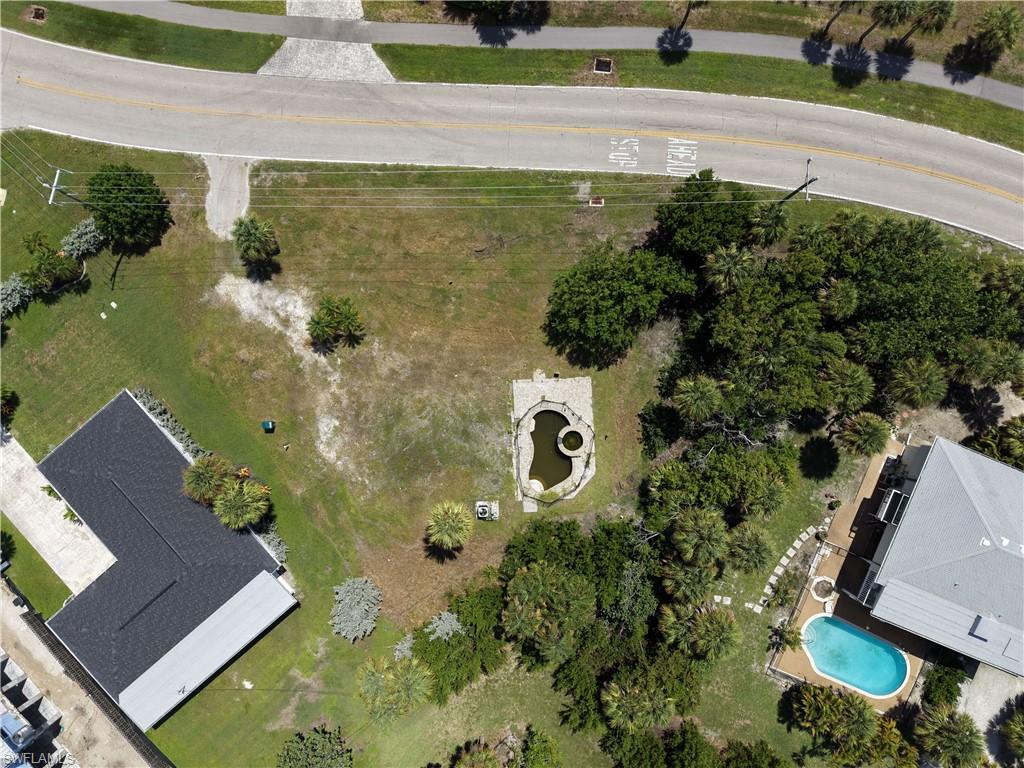 1212 Middle Gulf Dr Property Photo 3