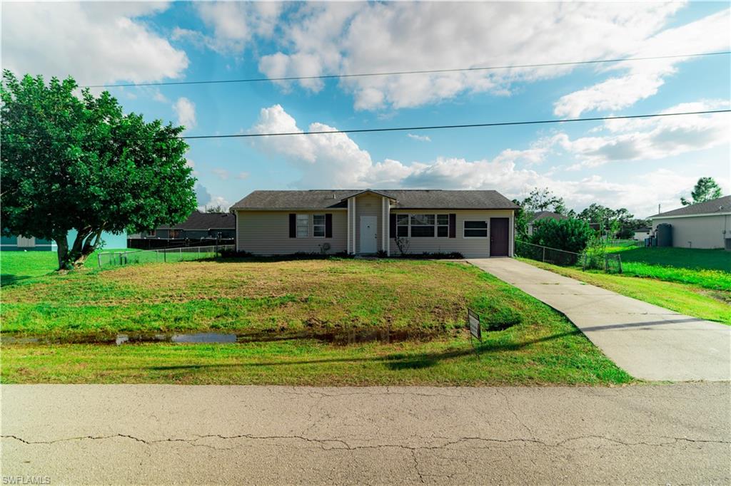 3409 23rd St W Property Photo 5