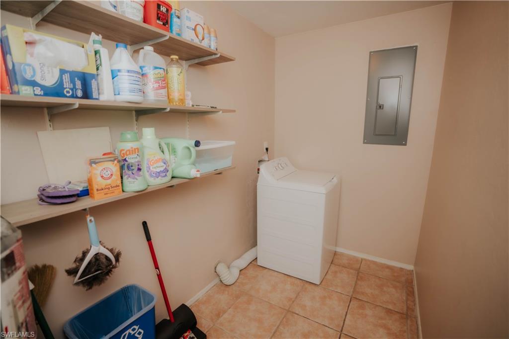 3409 23rd St W Property Photo 13