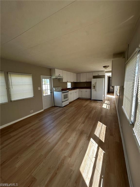 26186 Princess Ln Property Photo 5